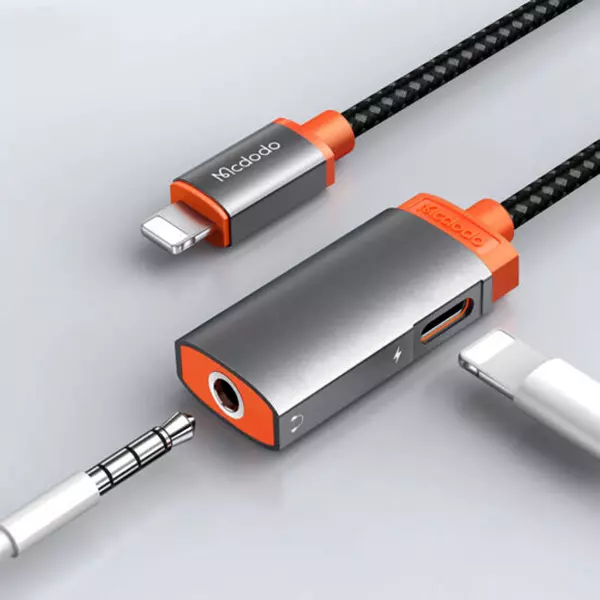 مبدل لایتنینگ به لایتنینگ و AUX مک دودو مدل CA-6710