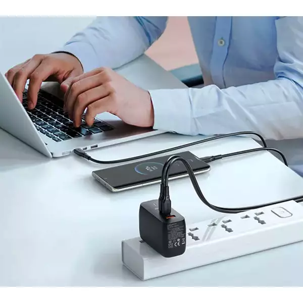 شارژ 3 پورت 65 وات مک دودو مدل CH-0291